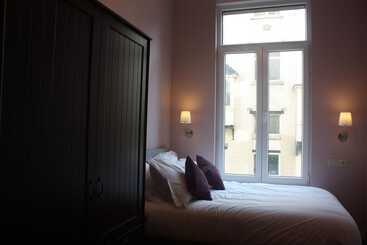 هتل Eu B&b
