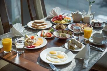 هتل Kuwait Grand