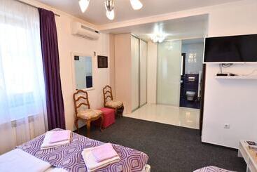 هتل Guest House ćiro