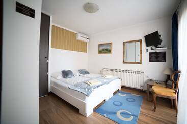 هتل Guest House ćiro
