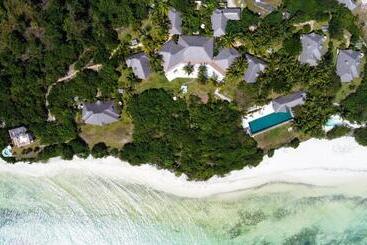 هتل Qambani Luxury Resort
