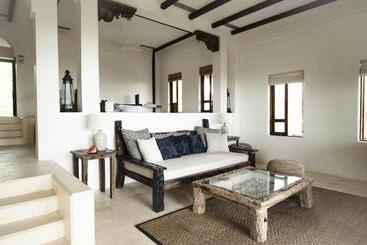 هتل Qambani Luxury Resort