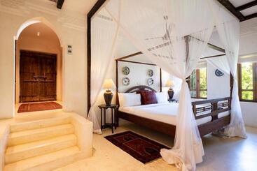 هتل Qambani Luxury Resort