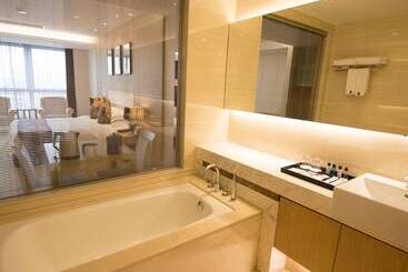 هتل Suzhou Sun Plaza