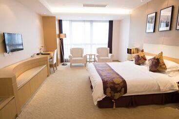 هتل Suzhou Sun Plaza