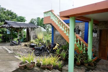 هتل Theview Camiguin
