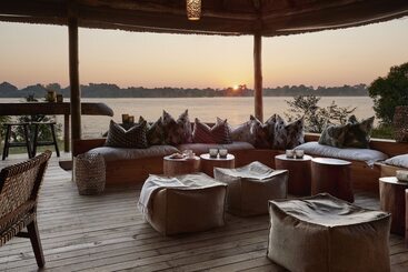 هتل Victoria Falls River Lodge