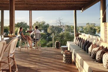 هتل Victoria Falls River Lodge