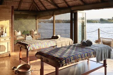 هتل Victoria Falls River Lodge