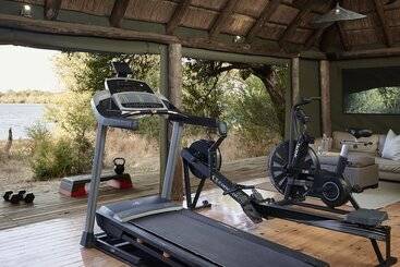 هتل Victoria Falls River Lodge