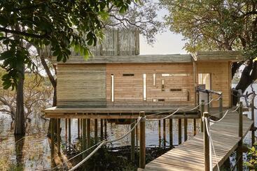 هتل Victoria Falls River Lodge