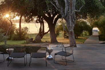 هتل Victoria Falls River Lodge