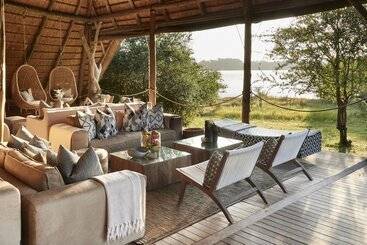 هتل Victoria Falls River Lodge