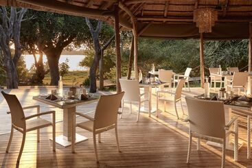 هتل Victoria Falls River Lodge