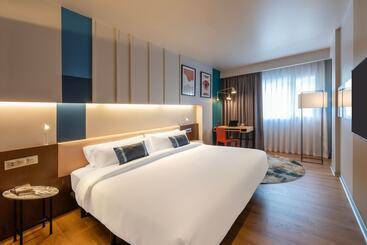 هتل Voco Madrid Retiro, An Ihg