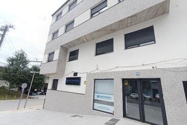 هتل Apartamentos Pontepedriña