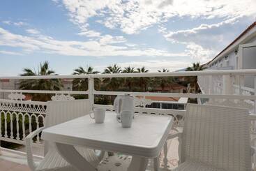 هتل Laganas Holidays