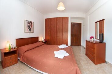 Faos Luxury Apartments 2 - Agia Efimia