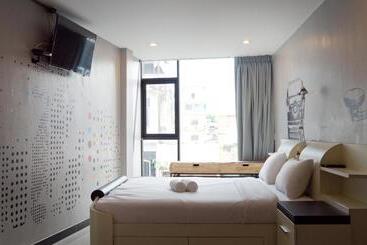 هاستل The Secret Service Bed & Breakfast