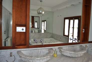 تختخواب و صبحانه Suite Comares