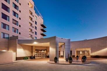Ac Hotel By Marriott Cincinnati At The Banks