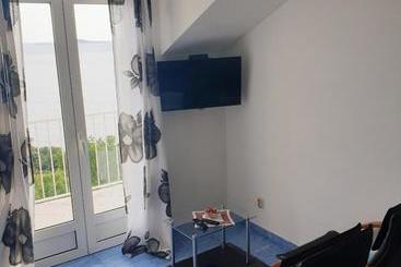 هتل Apartments Lira
