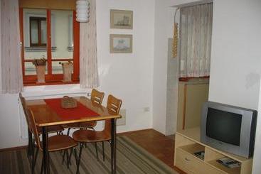 هتل Apartments Rombon
