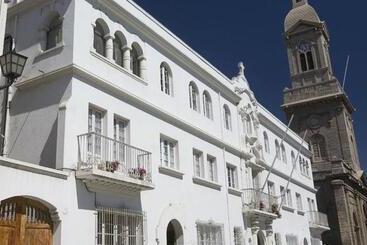 هتل Diego De Almagro La Serena