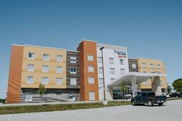 فندق Fairfield Inn & Suites By Marriott Lincoln Airport