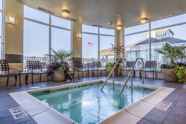هتل Hilton Garden Inn Salina