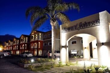 هتل Howard Johnson Plaza Villa Carlos Paz