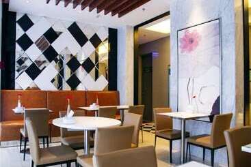 Atour Light Hotel Shenzhen North Station Hongshan Metro Station