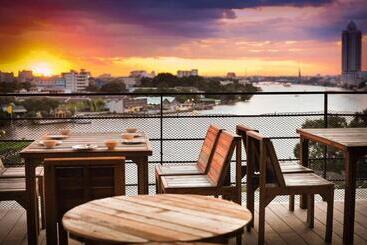 هتل Riverview Residence