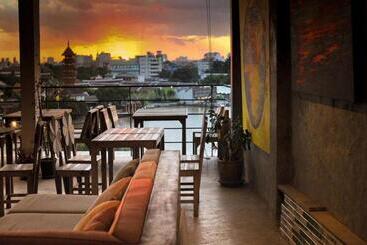 هتل Riverview Residence