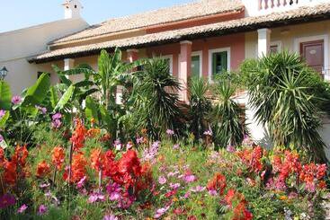 هتل St.george S Bay Country Club & Spa