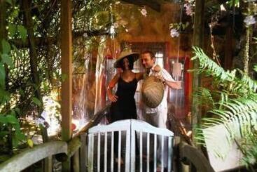 هتل The Secret Sanctuary Boutique Cottage Kuching