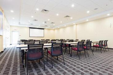 هتل Towneplace Suites By Marriott Edmonton South