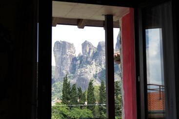 Monastiri Guesthouse