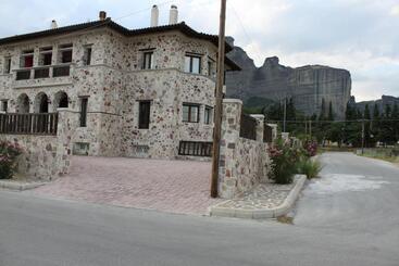 Monastiri Guesthouse