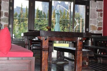 Monastiri Guesthouse