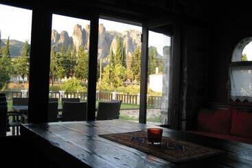 Monastiri Guesthouse