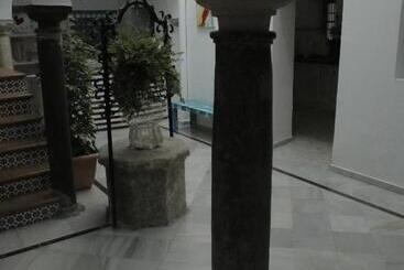 Wake Up In Tarifa Hostel & Restaurant Lounge