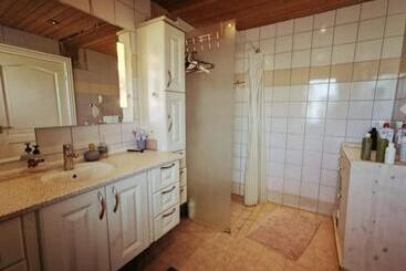 تختخواب و صبحانه Villa