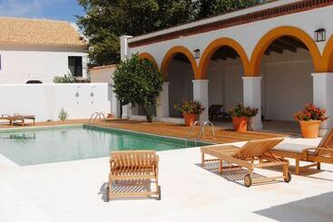 Cortijo De Vega Grande - Llerena