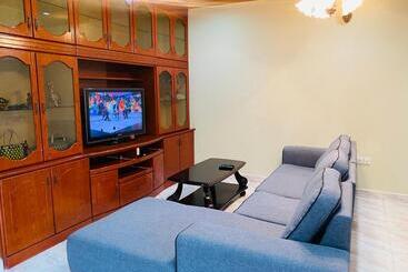 پانسیون 100 Oastel Coliving