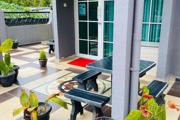 پانسیون 100 Oastel Coliving