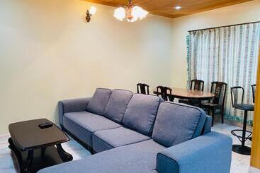 پانسیون 100 Oastel Coliving