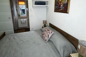 Airport17 B&b
