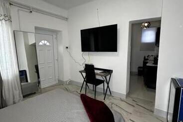 Airport17 B&b