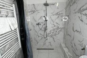 Airport17 B&b